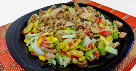 طريقة عمل سلطة التونة بالخضار والفطر