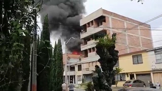 Una avioneta se estrelló en zona residencial de Medellín en Colombia