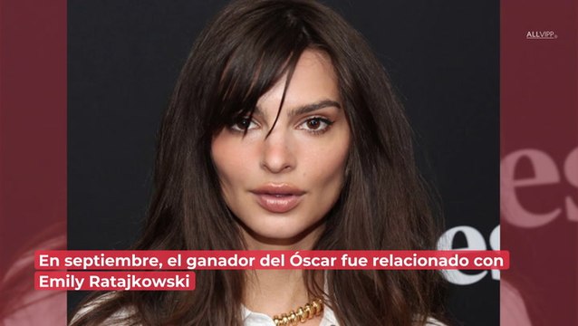 En una cita doble: captan a Brad Pitt junto a ESTA famosa en un concierto