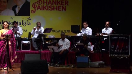 Paan Khaaye Saiyyan Hamaro | Moods Of Asha Bhosle | Sangeeta Melekar Live Cover  Amazing Performing Song ❤❤