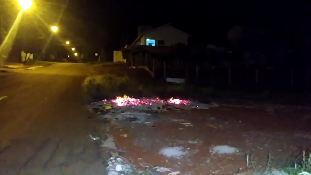 Corpo de Bombeiros é acionado para combater incêndio em entulhos no Pacaembu