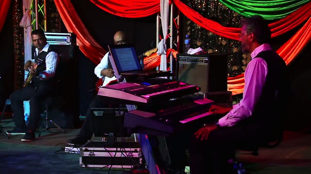 Chahunga Main Tujhe Saanjh Savere | Rajesh Panwar live performance