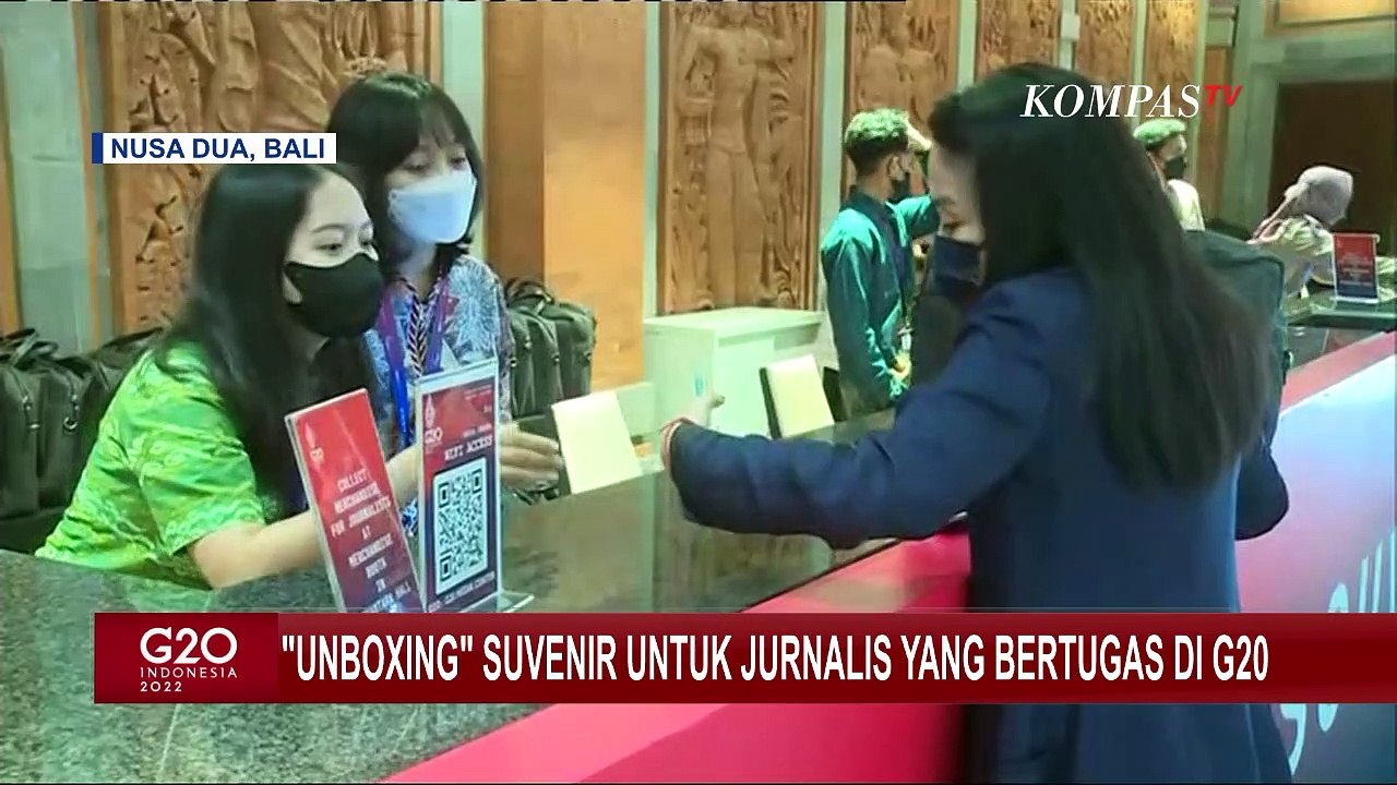 Jurnalis yang Bertugas di KTT G20 Dapat Suvenir...