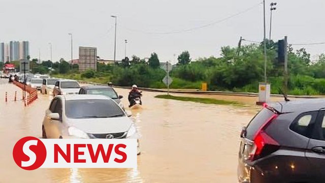 Flooding in Selangor on Nov 17 due to heavy downpour