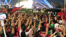 مشجعو المنتخب المغربي لكرة القدم يحتفلون في الدوحة