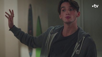 Plus Belle la Vie - Noé surprend sa mère avec...