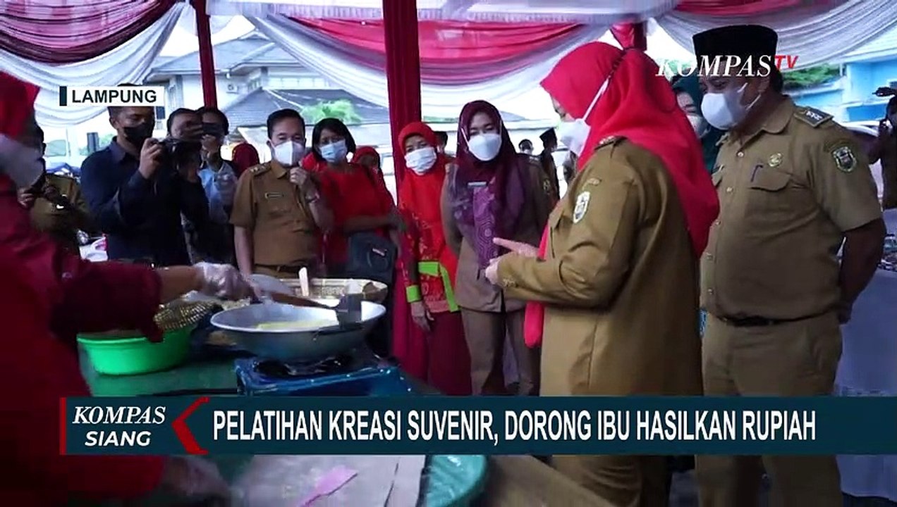 Pelatihan Kreasi Suvenir dan Makanan Khas Bandar Lampung, Dorong Ibu-Ibu Berkecimpung di UMKM