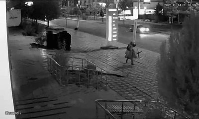 Batman'da hırsızlar aynı caddedeki dükkanlara dadandı: O anlar kamerada