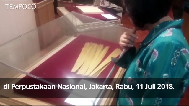 Antusias Warga Melihat Pameran Naskah Cerita Panji