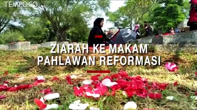 Tabur Bunga Mengenang Korban Tragedi Trisakti 1998