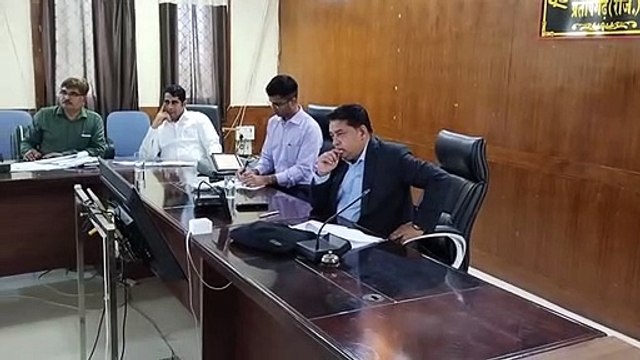 निर्धारित समय पर कार्य पूरा नहीं होने पर कार्रवाई, योजनाओं की समीक्षा की