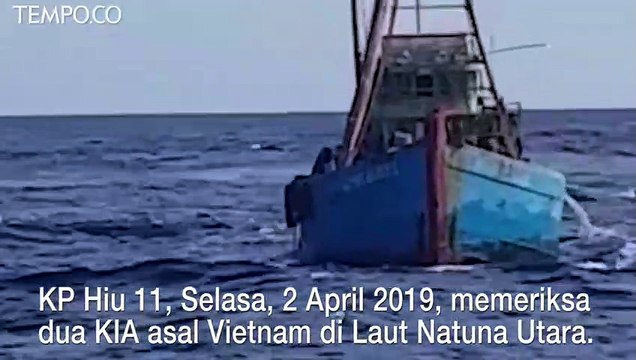 Kapal Pengawas Perikanan KKP Tangkap Dua Kapal Vietnam