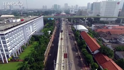 Video herunterladen: Video Drone: 1 April MRT Jakarta Beroperasi Secara Komersil