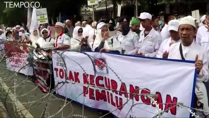 Massa FUI Gelar Aksi di Depan KPU, Ini Tuntutannya