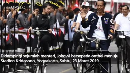 Jokowi Bersepeda Onthel Hadiri Deklarasi Alumni Jogja
