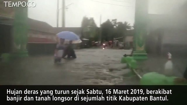 Banjir Menggenangi Rumah Bupati Bantul