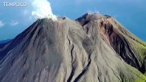Gunung Karangetang Keluarkan Guguran Lava Dekat Pemukiman