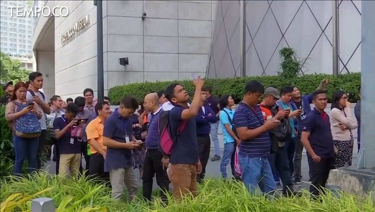 Viral, Aksi Spiderman Asal Prancis Panjat Gedung di Manila