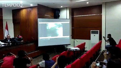 WP KPK Putar Rekaman CCTV Teror Bom di Rumah Penyidik
