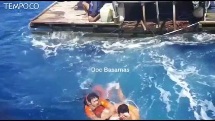 Proses Basarnas Selamatkan Dua Nelayan yang Hanyut