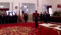Jokowi Lantik Gubernur Jawa Timur Khofifah - Emil Dardak