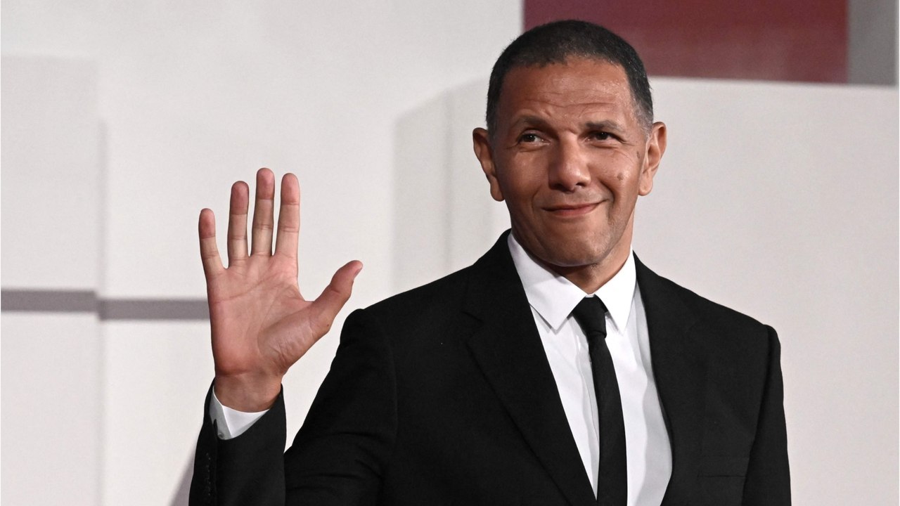 GALA VIDÉO – “Ne pas choquer, ne pas gêner…” : pourquoi Roschdy Zem a longtemps refusé de se dénuder à l’écran