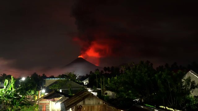 Gunung Soputan Meletus, Kolom Asap Setinggi 1.500 Meter
