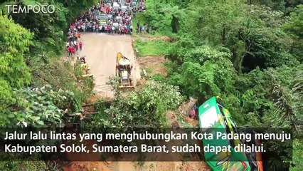 Longsor Sitinjau Lauik, Jalur Padang - Solok Kembali Dibuka