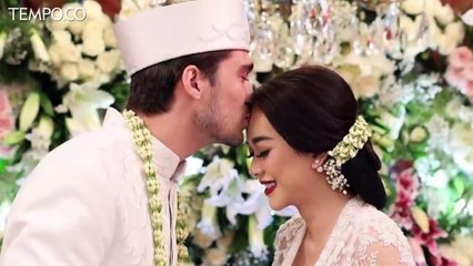 Aura Kasih Mengaku Hamil, Bantah Menikah Diam-diam