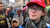 Balon Bayi Donald Trump, Protes Anti-Trump di Paris