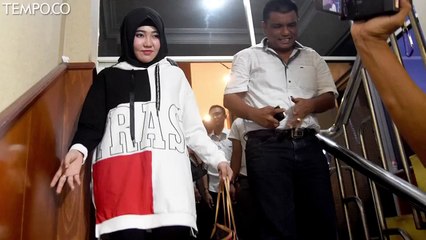 Diperiksa Polisi, Begini Pengakuan Via Valen Endorse Kosmetik Ilegal