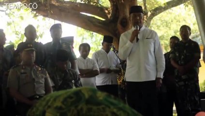 Kenangan Wiranto Pada Sang Putri Saat Pemakaman Cucunya