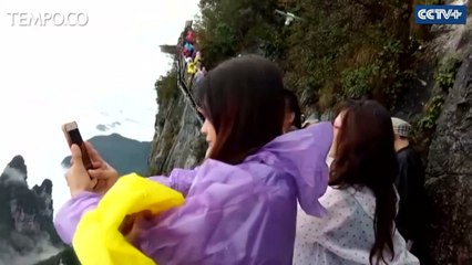 Lautan Awan Zhangjiajie Memukau Wisatawan Indonesia