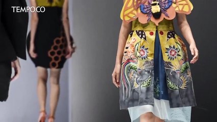 Lenny Agustin Usung Ornamen Lebah di JFW 2019
