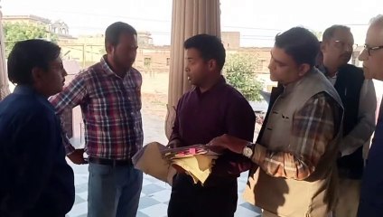 कान खोलकर सुन लो, वरना् सस्पेंड करा दूंगा