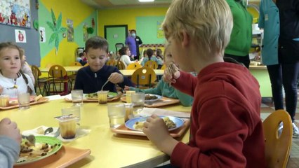 Face à l'inflation, c'est fromage ou dessert dans une cantine de Seine-Maritime