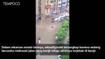 Hujan Deras Picu Banjir Bandang di Cina