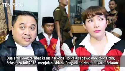 Terlibat Kasus Sama, Roro Fitria dan Tio Pakusadewo Saling Dukung