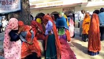 अलवर के रैणी क्षेत्र के बबेली गांव में पत्नी को दूसरे युवक के साथ देख पति ने मारी गोली,देखे वीडियो