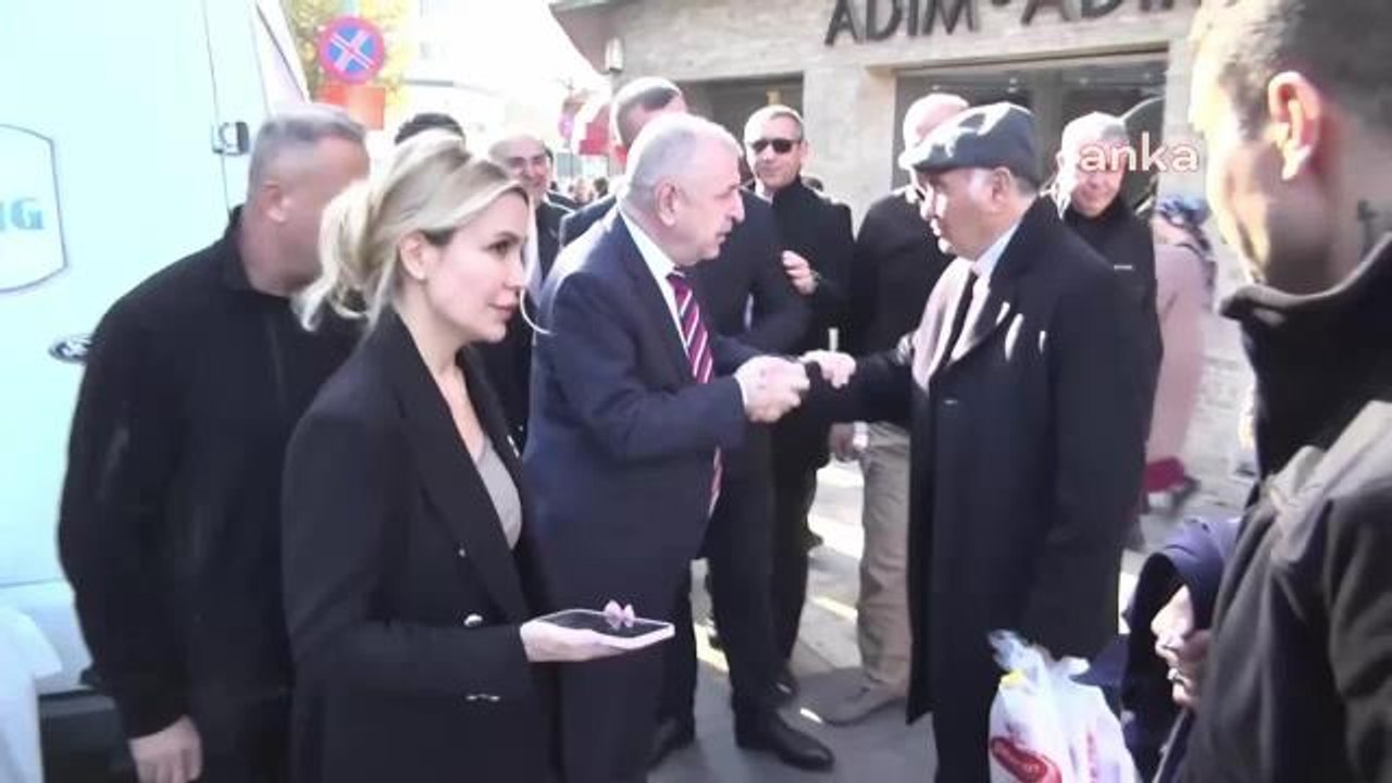 Ümit Özdağ Denizli'de 1 Liraya Domates Sattı, Polis Kamerasını Görünce Gülümsedi: "Ooo Süleyman da Burada"