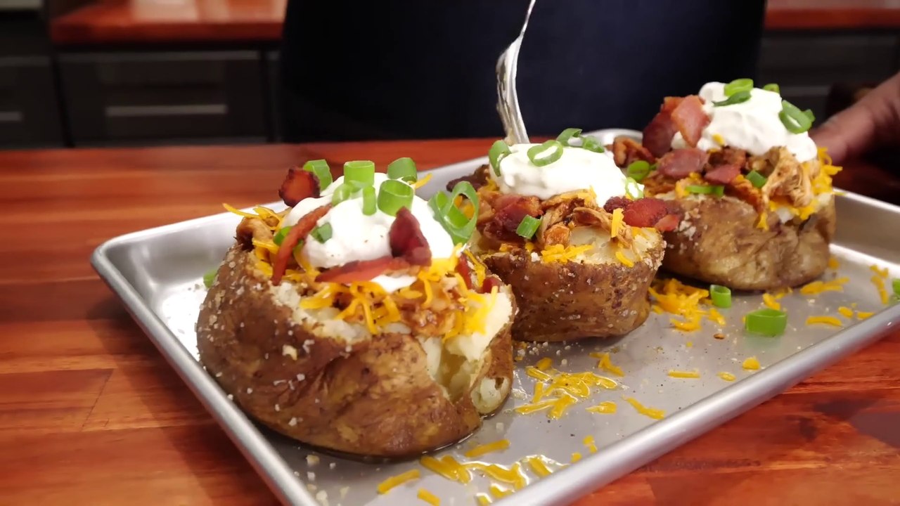 How to Make BBQ Chicken Baked Potato Recipe Super EASY and Tasty