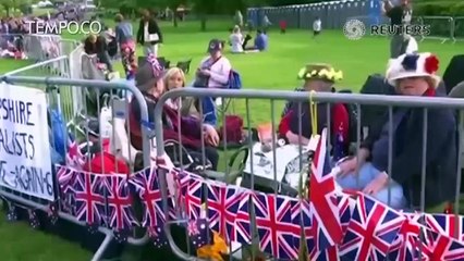 Inggris Dipenuhi Souvenir Bertema Pernikahan Kerajaan