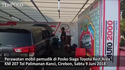Merawat Mobil Pemudik di Posko Toyota Rest Area Tol Palimanan-Kanci