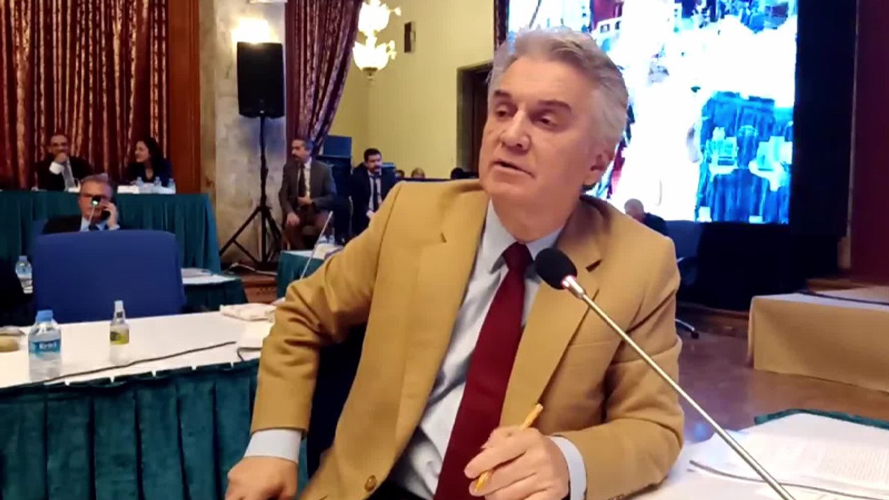 CHP'li Kuşoğlu: Harf inkılabıyla ilgili ‘dilimiz değiştirildi’ gibi sözler söylenmemelidir; bu konuda sizin bakanlık olarak desteğiniz gereklidir