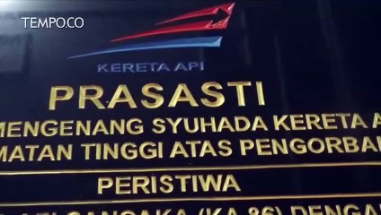 Istri Masinis KA Sancaka Menangis Pilu di Depan Prasasti
