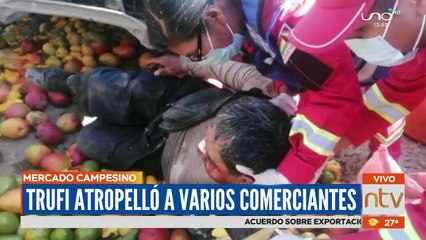"No vi nada, sólo sentí el golpe": Minibús atropelló a varios comerciantes en el Mercado Campesino