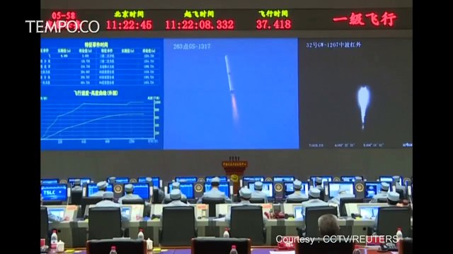 Saat Satelit Komersial Cina Pertama Meluncur ke Angkasa