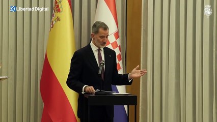 La risilla de Letizia tras escuchar a Felipe VI hablar croata