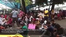 Warga Pulau Pari Demonstrasi di Depan Kantor BPN Jakarta