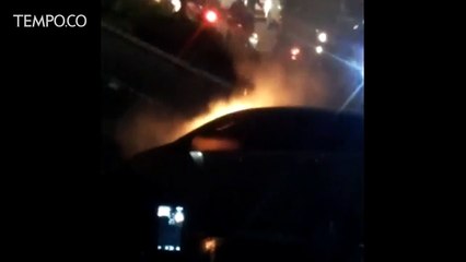 Mobil Avanza Terbakar di GDC